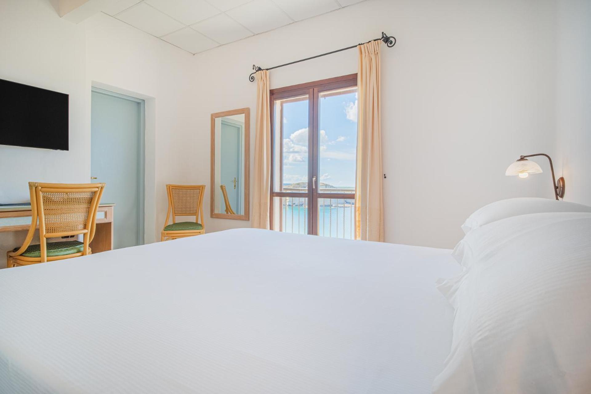 Felix Hotels - Hotel La Baja Santa Caterina Di Pittinuri  Room photo