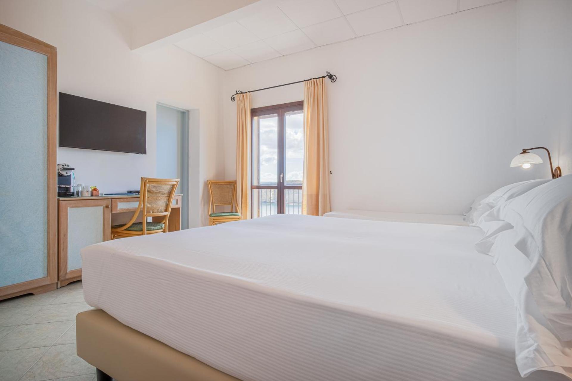 Felix Hotels - Hotel La Baja Santa Caterina Di Pittinuri  Room photo